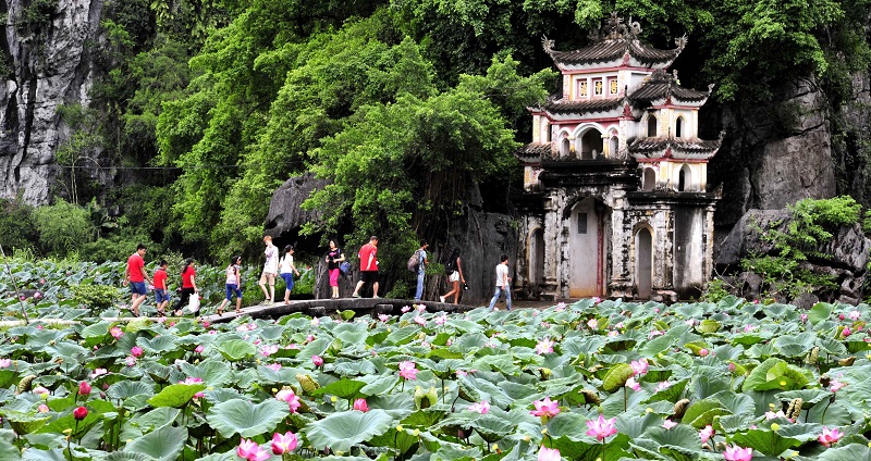 Lịch trình du lịch Ninh Bình 3 ngày 2 đêm đi đâu? Chùa Bích Động