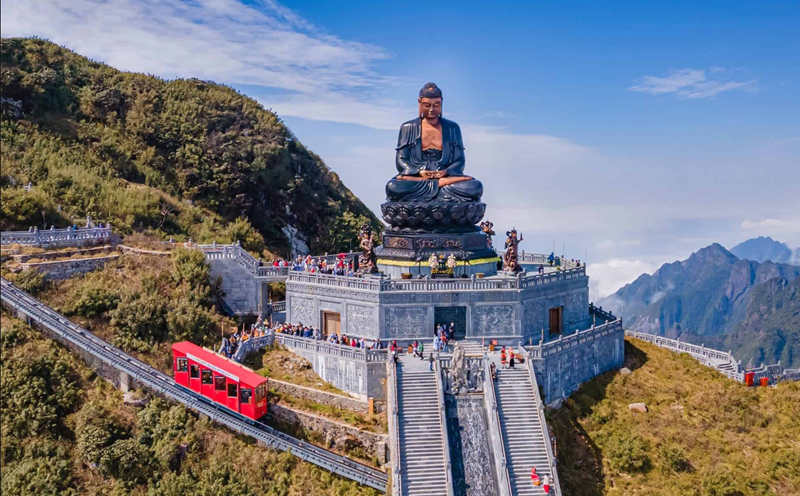 Tàu hỏa leo núi Fansipan