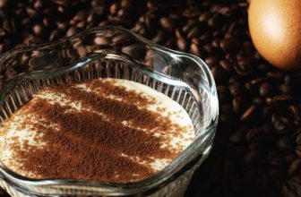 [☕️🇻🇳] 4 ĐỒNG 5 🥤 Top1Coffee ☕️ Với cái thời tiết mưa + se lạnh như vầy thì còn gì hơn một ly cà phê trứng ấm.
Hít 1 hơi – Thơmmmmmmmm.
Cái mùi vị béo béo cộng  , shares-3✔️ , likes-183❤️️ , date-2021-10-06 11:12:48🇻🇳🇻🇳🇻🇳📰🆕