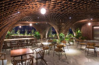 [☕️🇻🇳] Nocenco Coffee 🥤 Top1Coffee ☕️ Mình tin rằng mỗi vị khách khi ghé đến Nocenco đều có một khung giờ ưa thích, nhỉ?
Là buổi sáng trong veo với nhành cây đung đưa , shares-12✔️ , likes-448❤️️ , date-2022-08-18 02:03:43🇻🇳🇻🇳🇻🇳📰🆕