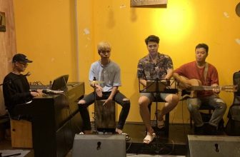 [☕️🇻🇳] Đèn Coffee 🥤 Top1Coffee ☕️ Hôm qua mọi người đã đi rước Đèn Trung Thu cùng với bạn rồi thì hôm nay hãy rước bạn qua Đèn chơi đi nè.
20h tối nay Ad chờ mọi  , shares-1✔️ , likes-8❤️️ , date-2022-09-11 00:52:07🇻🇳🇻🇳🇻🇳📰🆕