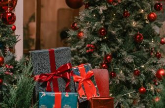 [☕️🇻🇳] Khóm Coffee & Tea 🥤 Top1Coffee ☕️ Xin giới thiệu với bạn một phiên bản lung linh và ấm cúng hơn của Căn phòng Giáng sinh tại nhà Khóm. Khi ban ngày nhường chỗ cho , shares-7✔️ , likes-98❤️️ , date-2023-11-18 03:00:40🇻🇳🇻🇳🇻🇳📰🆕