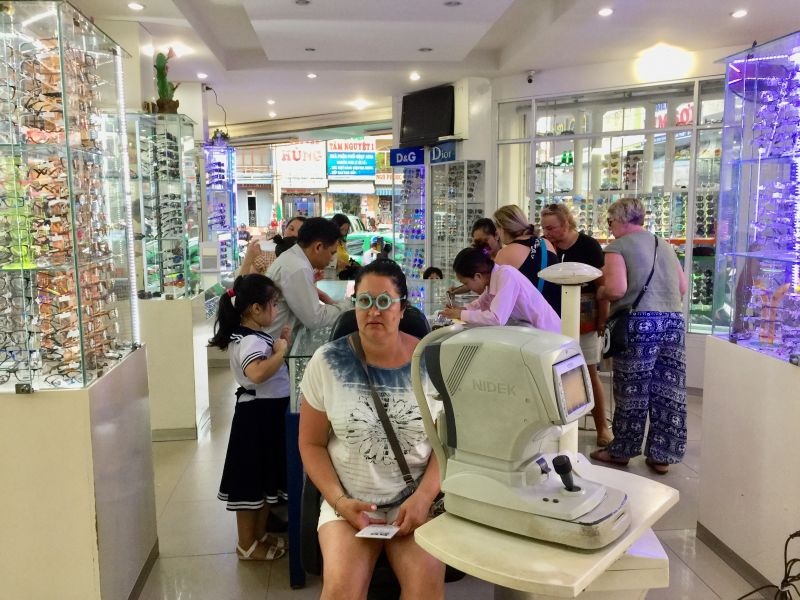 Kính mắt Minh Hùng, địa chỉ mua kính mắt uy tín tại Hàm Tiến Phan Thiết