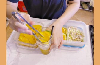 [☕️🇻🇳] Hanoi Roastery-We are Processing Fresh Coffee 🥤 Top1Coffee ☕️ Hôm vừa rồi, Mình có nhận được một lời khen nho nhỏ của bạn khách. Chà, uống món Trà Đào Cam Sả ở Quán sao nó ngon lạ, mà thèm q , shares-0✔️ , likes-13❤️️ , date-2020-06-10 07:17:07🇻🇳🇻🇳🇻🇳📰🆕