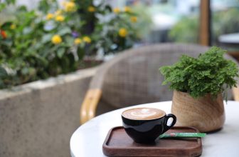 [☕️🇻🇳] Surona Coffee 🥤 Top1Coffee ☕️ Chúng tôi nghĩ rằng ngay cả những ngày nắng gắt
nhất cũng được tạo ra để tưoi mới tâm hơn khi chúng ta tụ họp  Hãy luôn khoẻ m , shares-0✔️ , likes-15❤️️ , date-2020-06-20 06:09:08🇻🇳🇻🇳🇻🇳📰🆕