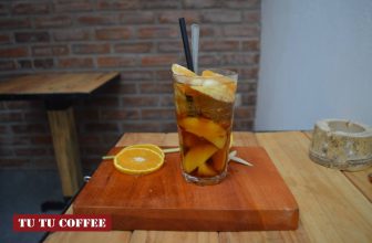 [☕️🇻🇳] TuTuCoffee Ninh Bình 🥤 Top1Coffee ☕️ Hôm nay gần 30 khách uống trà đào. Có vẻ đây đang là món đồ uống hot nhất mùa hè năm 2015.
, shares-1✔️ , likes-52❤️️ , date-2015-06-27 16:57:04🇻🇳🇻🇳🇻🇳📰🆕