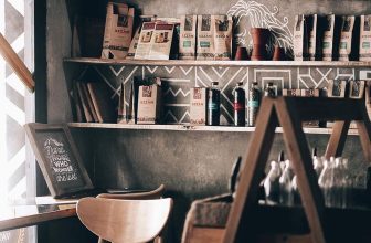 [☕️🇻🇳] Ngầu Coffee – 36 Lê Lợi, Vinh 🥤 Top1Coffee ☕️  Làm sao cắt nghĩa được tình yêu!
Có nghĩa gì đâu một buổi chiều
Nó chiếm hồn ta bằng nắng nhạt,
Bằng mây nhè nhẹ gió hiu hiu , shares-9✔️ , likes-53❤️️ , date-2020-08-07 10:56:56🇻🇳🇻🇳🇻🇳📰🆕