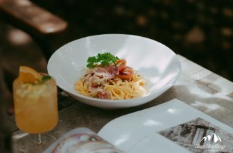 [☕️🇻🇳] Ochata Coffee  🥤 Top1Coffee ☕️ – Mùa này dễ đói nhỉ?!!!
Để Chanchamayo gợi ý cho bạn 1 combo cực “chill”i:
Một đĩa Pasta và cốc nước ép, ngồi nhâm nhi dưới c , shares-2✔️ , likes-23K❤️️ , date-2020-10-21 08:43:40🇻🇳🇻🇳🇻🇳📰🆕