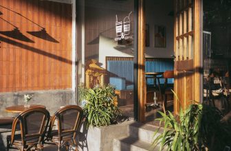 [☕️🇻🇳] The Cuppa Coffee 🥤 Top1Coffee ☕️ Một ngày mới bắt đầu khi những tia nắng đầu tiên chiếu qua khung cửa lớn làm bừng sáng cả không gian.Hãy dành cho bản thân một , shares-1✔️ , likes-12❤️️ , date-2020-11-14 02:40:44🇻🇳🇻🇳🇻🇳📰🆕