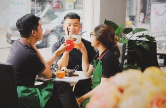 [☕️🇻🇳] Amavo Caffè 🥤 Top1Coffee ☕️ Mọi người ơi mọi người ơi, không khí ngoài phố đang nhộn nhịp quá rồi nè!!Riêng ad thì đang nôn nóng sửa soạn cho lễ Noel này , shares-1✔️ , likes-9❤️️ , date-2020-11-23 13:35:39🇻🇳🇻🇳🇻🇳📰🆕