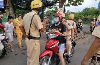 [☕️🇻🇳] NOC Coffee – Cafe bóng đá, cho thuê địa điểm offine, sinh nhật, sự kiện 🥤 Top1Coffee ☕️ CẢNH SÁT BỦA VÂY NHÓM ĐUA XE GIỮA BAN NGÀY TRÊN QUỐC LỘ…
Hàng trăm quái xế ngang nhiên đua xe giữa ban ngày đã bị CSGT chặn b  , shares-0✔️ , likes-3❤️️ , date-2020-12-06 15:44:30🇻🇳🇻🇳🇻🇳📰🆕
