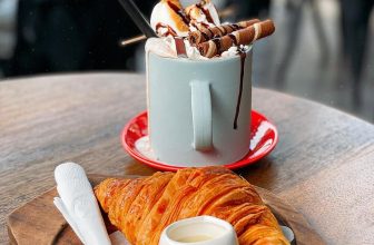 [☕️🇻🇳] The Cuppa Coffee 🥤 Top1Coffee ☕️ 𝙎𝙪𝙣𝙙𝙖𝙮 𝙬𝙞𝙩𝙝 𝙈𝙖𝙧𝙨𝙝𝙢𝙖𝙡𝙡𝙤𝙬 𝘾𝙝𝙤𝙘𝙤 Hôm nay lạnh lắm! Mọi người nhớ giữ sức khoẻ nha
#weekend #cuppa #marshamallow #crossiant
——- , shares-0✔️ , likes-17❤️️ , date-2021-01-10 03:26:08🇻🇳🇻🇳🇻🇳📰🆕