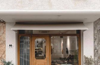 [☕️🇻🇳] A Room Café – Quán cà phê 🥤 Top1Coffee ☕️ Sẽ có một ngày nắng lên
Mọi chuyện rồi sẽ ổn
Mình lại hẹn nhau nơi quán quen
——————————————————
Số 5, Lô 18 Thế Lữ, Hồng Bà , shares-2✔️ , likes-47❤️️ , date-2021-02-25 02:46:14🇻🇳🇻🇳🇻🇳📰🆕