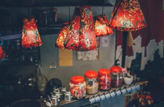 [☕️🇻🇳] 1976 Cà phê   🥤 Top1Coffee ☕️ “Ba đồng một mớ muộn phiền.
Bán đi, đổi lấy bình yên về xài.
Bình yên là một bờ vai
Mình đem ra đổi bằng hai nụ cười.”
_____ , shares-0✔️ , likes-14❤️️ , date-2021-04-08 12:52:01🇻🇳🇻🇳🇻🇳📰🆕