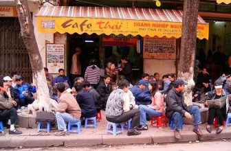 [☕️🇻🇳] Cafe Thái – 27 Triệu Việt Vương – Đây là một quán cà phê nổi bật với không gian của những năm 50 – 60 của thế kỷ 20 🥤 Top1Coffee ☕️ Có phê thủ nào nhận ra mình trong tấm ảnh này không?Khán đài A của #Thái những năm cuối 90 thế kỉ trước.
Đây là mới gần đến g , shares-0✔️ , likes-92❤️️ , date-2021-05-23 03:25:06🇻🇳🇻🇳🇻🇳📰🆕