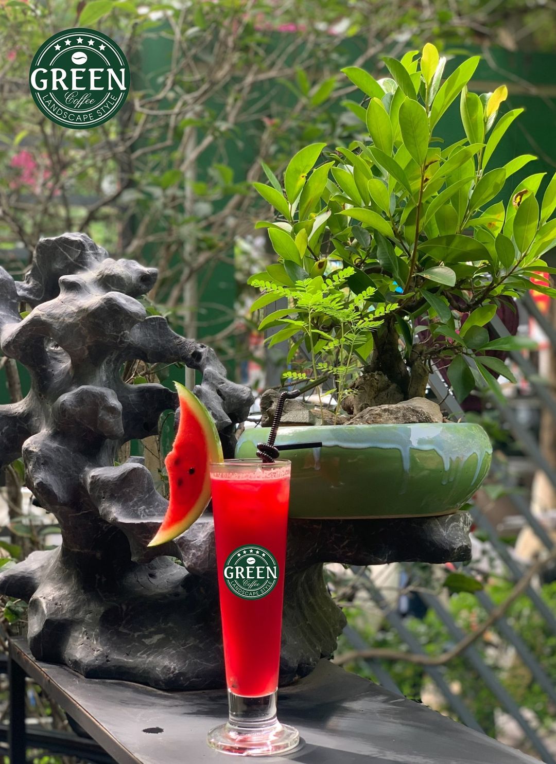 [☕️🇻🇳] Green Coffee Hà Nam 🥤 Top1Coffee ☕️  Nước ép dưa hấu: Mát lạnh, giải nhiệt ngày nắng nóng 

Dưa hấu không chỉ có tác dụng giải nhiệt, chữa bệnh mà còn là một trong  , shares-0✔️ , likes-7❤️️ , date-2021-06-30 02:45:36🇻🇳🇻🇳🇻🇳📰🆕