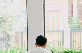 [☕️🇻🇳] The Comma coffee 🥤 Top1Coffee ☕️ Sài Gòn của bọn mình nhỉ, mấy ngày này thật khác. Cả thành phố im lìm và khẽ khàng, ẩn trong những làn mưa chở mùi ngai ngái của , shares-0✔️ , likes-15❤️️ , date-2021-06-17 02:00:54🇻🇳🇻🇳🇻🇳📰🆕