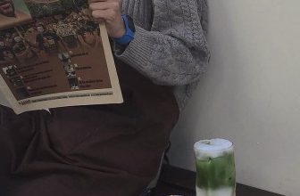 [☕️🇻🇳] măng 🥤 Top1Coffee ☕️ cái ly uốn éo đó măng chỉ có một cái thôi, ai dễ thương tui mới làm matcha latte vô đó cho uống á. nên khách nhận nước trong cái , shares-0✔️ , likes-82❤️️ , date-2021-09-22 09:44:07🇻🇳🇻🇳🇻🇳📰🆕