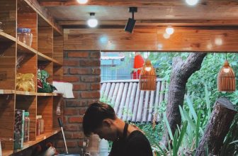 [☕️🇻🇳] 22 phẩy 5 coffee 🥤 Top1Coffee ☕️ Một người đàn ông quyến rũ nhất là khi họ đang tập trung làm việc
——————
Sự tỉ mỉ đến từ cánh mày râu của Phẩy#ngôinhànhỏcób , shares-1✔️ , likes-95❤️️ , date-2021-10-24 12:46:19🇻🇳🇻🇳🇻🇳📰🆕