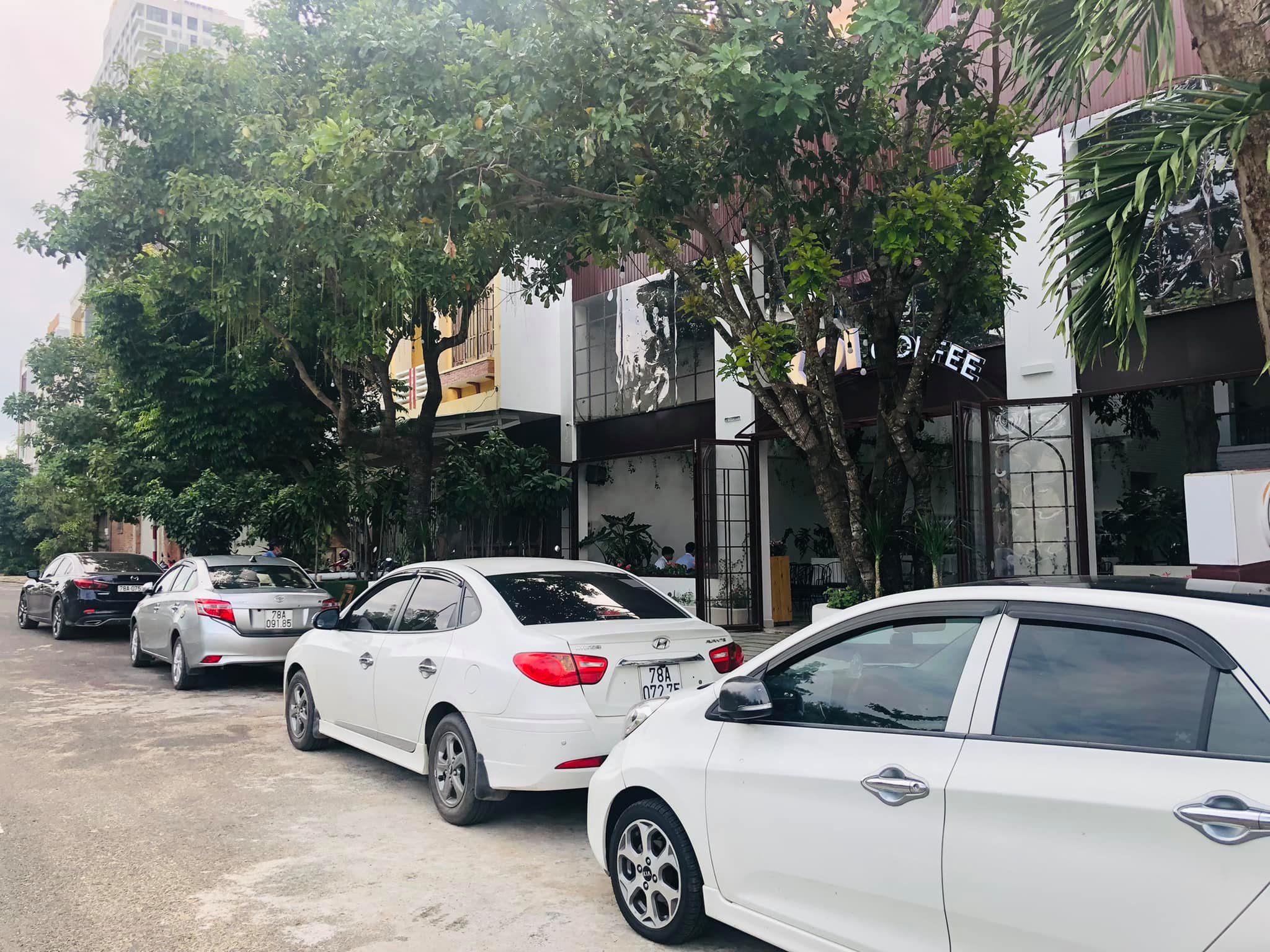 Ngoài kia mưa gió bão bùng
Nơi bình yên nhất là về bên #KOI Mỗi người một việc, nhưng vẫn vui CHÚC CẢ NHÀ CUỐI TUẦN VUI VẺ