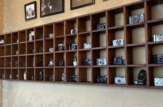 [☕️🇻🇳] Cố Thời Coffee 🥤 Top1Coffee ☕️ Quay ngược lại về những năm tháng cũ, Cố Thời đã sử dụng những kệ máy ảnh và treo lên tường những bức ảnh xưa. Trong những điều  , shares-0✔️ , likes-8❤️️ , date-2021-11-15 04:07:03🇻🇳🇻🇳🇻🇳📰🆕