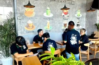 [☕️🇻🇳] D’ Coffee – Không gian thoải mái, menu  phong phú và đa dạng  🥤 Top1Coffee ☕️ Team nhà D’ Coffee Shop đang họp training để mang trải nghiệm tốt nhất đến quý khách hàng nè
Ai cũng bút, giấy, note, học công t , shares-2✔️ , likes-7❤️️ , date-2018-01-06 09:37:31🇻🇳🇻🇳🇻🇳📰🆕