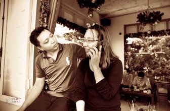 [☕️🇻🇳] LLightroom Coffee 🥤 Top1Coffee ☕️ Đôi bạn từ Sài Gòn ghé quán uống cafe nhờ ad chụp dùm mấy tấm lưu giữ kỷ niệm tại Lightroom.
Hok bik chụp vầy được chưa  500 ae , shares-0✔️ , likes-59❤️️ , date-2018-01-13 02:20:11🇻🇳🇻🇳🇻🇳📰🆕