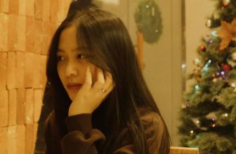 [☕️🇻🇳] White Coffee Vinh – Cafe phong cách Hàn Quốc 🥤 Top1Coffee ☕️ Cô bạn trong ảnh dưới đây vừa gọi cho mình ly Cacao nóng, vừa nhâm nhi đọc sách vừa tiện chụp được vài kiểu ảnh mê liGiáng si , shares-0✔️ , likes-34❤️️ , date-2021-12-07 02:47:57🇻🇳🇻🇳🇻🇳📰🆕