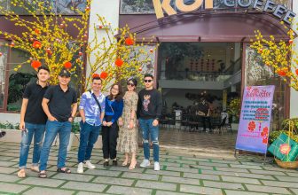 [☕️🇻🇳] Koi Coffee – Koi Cafe – điểm đến của mọi nhà 🥤 Top1Coffee ☕️  Chào năm mới 2022 .
KOI COFFEE kính chúc quý khách năm mới mạnh khoẻ, hạnh phúc, an khang, thịnh vượng .Đón Tết Mồng 1 của c , shares-0✔️ , likes-16❤️️ , date-2022-02-01 08:56:05🇻🇳🇻🇳🇻🇳📰🆕