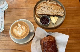 [☕️🇻🇳] GẤU Coffee – Bakery 🥤 Top1Coffee ☕️ Travelling With GAU …!
Breakfast in Singapore, Sourdough bread, pain au chocolate , Latte coffee, Ethiopia Hambela V60.
#gauc , shares-0✔️ , likes-70❤️️ , date-2022-05-03 05:52:51🇻🇳🇻🇳🇻🇳📰🆕