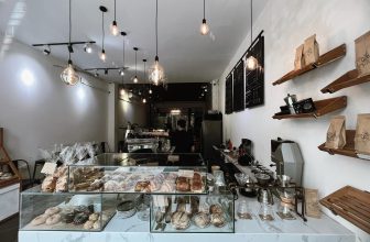 [☕️🇻🇳] GẤU Coffee – Bakery 🥤 Top1Coffee ☕️ Slow down and find the peace that lives beneath the chaos82 Hàng Gai, Hoàn Kiếm• 𝐇𝐚̀ 𝐍𝐨̣̂𝐢
O91 2223445#gaucoffeeandbaker , shares-1✔️ , likes-74❤️️ , date-2022-06-12 11:06:02🇻🇳🇻🇳🇻🇳📰🆕