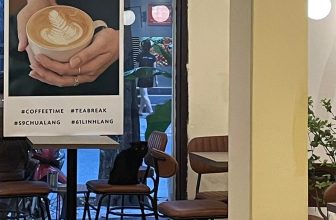 [☕️🇻🇳] Dear November Coffee 🥤 Top1Coffee ☕️ Nhanh tay nhanh mắt tìm nhân viên mới nhà Đia trong ảnh nàooo
Anh nhân viên mới này trông mặt rất chiến nhưng tâm hồnn “mèo mé , shares-0✔️ , likes-15❤️️ , date-2022-06-27 12:03:34🇻🇳🇻🇳🇻🇳📰🆕