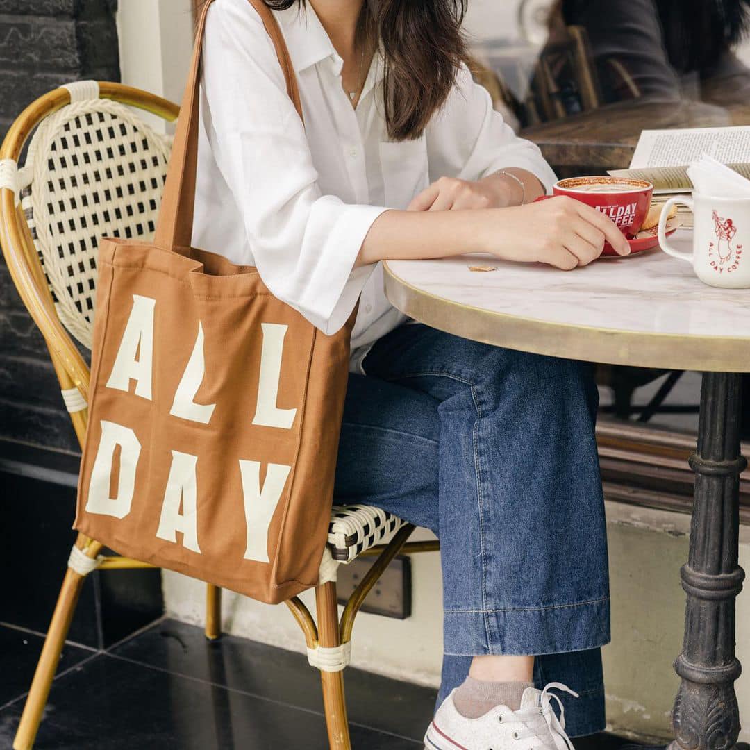 [☕️🇻🇳] 4 ĐỒNG 5 🥤 Top1Coffee ☕️ Uống một ly cà phê, đêm đó ta mất ngủ.
Uống nhầm đôi môi em, cả đời ta thức đủ.
#coffeetime #coffee
, shares-0✔️ , likes-16❤️️ , date-2022-08-26 05:10:40🇻🇳🇻🇳🇻🇳📰🆕