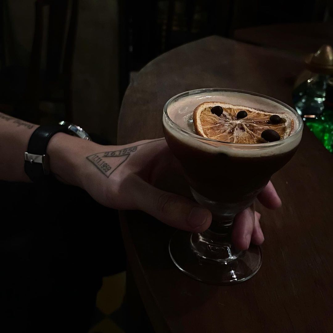 [☕️🇻🇳] NAM house 🥤 Top1Coffee ☕️ trời mưa gió se lạnh thế này
 quá hợp lý để trốn vô đâu đó
 ngồi cùng ly cà-phê trứng hay ca-cao nóng …
 _____
 NAM 
 • NAM ho , shares-0✔️ , likes-42❤️️ , date-2022-10-13 16:03:51🇻🇳🇻🇳🇻🇳📰🆕