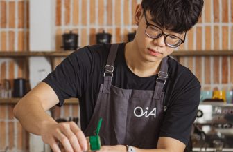 [☕️🇻🇳] OiA Coffee 🥤 Top1Coffee ☕️ 𝐅𝐫𝐨𝐦 𝐎𝐮𝐫 𝐁𝐚𝐫𝐢𝐬𝐭𝐚 –  GỢI Ý CHO BẠN THỨC UỐNG MÙA THU CỰC VINTAGE  DIRTY-CHAI
Một ly trà x cà phê sữa nóng hương quế, hồi đậm vị s , shares-0✔️ , likes-25❤️️ , date-2022-09-30 13:06:34🇻🇳🇻🇳🇻🇳📰🆕
