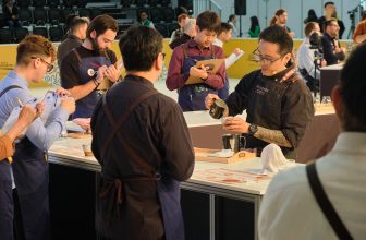 [☕️🇻🇳Mellower Coffee HCM  🥤 Top1Coffee ☕️ [ Những trải nghiệm khóc cười tại WBC 2022 ]Chuyến bay của team tụi mình từ Sài Gòn đến Melbourne để tham dự giải World Barist , shares-0✔️ , likes-31❤️️ , date-2022-10-06 06:31:04🇻🇳🇻🇳🇻🇳📰🆕