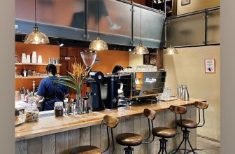 [☕️🇻🇳] Blackbird Coffee 🥤 Top1Coffee ☕️ xin chào, ngày mai Chân Cầm sẽ đóng cửa lúc 17.00 để tổng vệ sinh và họp cửa hàng.
Lãn Ông vẫn mở cửa theo thời gian bình thườn , shares-0✔️ , likes-47❤️️ , date-2022-10-26 12:42:38🇻🇳🇻🇳🇻🇳📰🆕