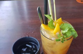 [☕️🇻🇳] Seaside Cafe 🥤 Top1Coffee ☕️ Trà đào cam sả, cả nhà ơi…
Sự kết hợp giữa vị thơm ngọt mát của đào với vị chua thanh của cam và hương sả thơm nồng là bí kíp  , shares-0✔️ , likes-17❤️️ , date-2022-11-01 02:43:34🇻🇳🇻🇳🇻🇳📰🆕