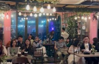 [☕️🇻🇳] PINK Cafe 37 Nguyễn Văn Huyên 🥤 Top1Coffee ☕️ Hà nội hôm nay trời trở gió lạnh với những cơn mưa phùn
Ngay lúc này tại Pink Cafe với không gian ấm cúng cùng những giai điệu  , shares-0✔️ , likes-20❤️️ , date-2022-11-24 14:04:28🇻🇳🇻🇳🇻🇳📰🆕