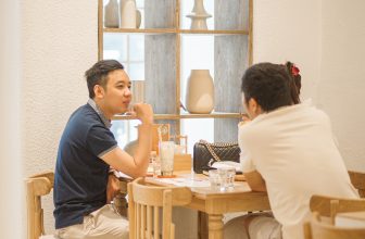 [☕️🇻🇳] OiA Coffee 🥤 Top1Coffee ☕️ OiA không chỉ dành cho bạn đến quán ngồi một mình. Những cuộc gặp trao đổi cho công việc cũng cần một không gian mở nhưng đủ riê , shares-1✔️ , likes-7❤️️ , date-2022-11-28 04:00:02🇻🇳🇻🇳🇻🇳📰🆕