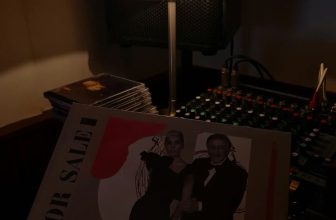 [☕️🇻🇳] 15.22 café – wine – live music ☕️ Top1Coffee ☕️ Chiếc quà phương xa đem tận tay từ nước ngoài về của em @brian.lle  Cảm ơn em nhiều lắm vì tình cảm trân quý này nhe.
#ladygaga  , shares-0✔️ , likes-6❤️️ , date-2022-11-20 07:53:52🇻🇳🇻🇳🇻🇳📰🆕