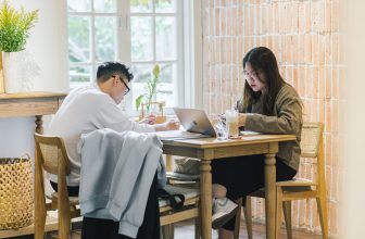 [☕️🇻🇳] OiA Coffee 🥤 Top1Coffee ☕️ Những ngày cuối năm bận rộn
thương mến mời bạn OiA thưởng thức cà phê tươi, sạc pin để tỉnh táo chạy deadline cuối tuần ạ!Nhữ , shares-0✔️ , likes-6❤️️ , date-2022-12-09 04:00:00🇻🇳🇻🇳🇻🇳📰🆕