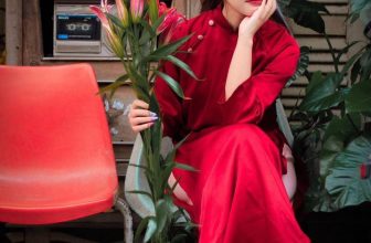 [☕️🇻🇳] NAM house 🥤 Top1Coffee ☕️ vẫn luôn thích ngắm
con gái Việt mình mặc áo dài …   Nam cảm ơn ảnh của @sillygirlngungok __________
NAM house
• open 6:00  , shares-1✔️ , likes-67❤️️ , date-2023-05-16 04:59:27🇻🇳🇻🇳🇻🇳📰🆕