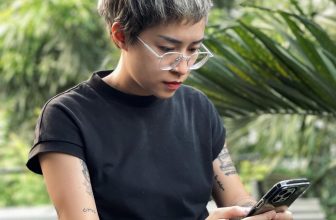 [☕️🇻🇳] La Farine 🥤 Top1Coffee ☕️ “𝐂𝐡𝐢𝐞̂́𝐧 𝐭𝐡𝐚̂̀𝐧 𝐧𝐠𝐨𝐚̣𝐢 𝐠𝐢𝐚𝐨 𝐜𝐮̉𝐚 𝐋𝐚 𝐅𝐚𝐫𝐢𝐧𝐞”Chắc mấy lần ghé quán kiểu gì bạn cũng thấy một chị trông ngầu đét nhưng nói chuyệ , shares-1✔️ , likes-202❤️️ , date-2023-05-19 14:40:25🇻🇳🇻🇳🇻🇳📰🆕