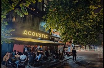 [☕️🇻🇳] Acoustic Cafe 236 Hàng Bông 🥤 Top1Coffee ☕️ Ngồi trong có điều hoà nhé mọi người  Nóng nên kiệm lời cục cằn 1 chút  ————————————- Hotline  Minh Bob  , shares-0✔️ , likes-20❤️️ , date-2023-05-18 10:03:30🇻🇳🇻🇳🇻🇳📰🆕