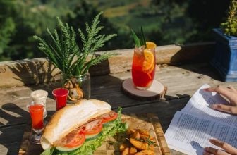 [☕️🇻🇳] Coóng Coffee Homestay  🥤 Top1Coffee ☕️ Dạo gần đây tôi hay được nghe thấy cụm từ “ view triệu đô” các bạn mình ạ . 

Thưởng thức bữa trưa hay bữa xế tại Cóong như thế  , shares-0✔️ , likes-396❤️️ , date-2023-07-22 08:12:41🇻🇳🇻🇳🇻🇳📰🆕