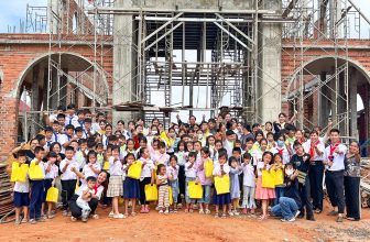 [☕️🇻🇳] YAMA Coffee Tea Dessert – Tây Ninh 🥤 Top1Coffee ☕️ “THĂM EM” đến với các em gần biên giới Tây Ninh – Campuchia
Ngày 27/8/2023, Thăm Em vừa có chuyến đi đến Giáo Xứ Thiên Ân, Xã T , shares-4✔️ , likes-195❤️️ , date-2023-08-29 12:15:59🇻🇳🇻🇳🇻🇳📰🆕