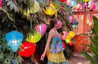 [☕️🇻🇳] Khóm Coffee & Tea 🥤 Top1Coffee ☕️ “Trăng dưới nước là trăng trên trời
Người trước mặt là người trong tim.” Cùng lưu giữ khoảnh khắc bên những người mình yêu thươ , shares-65✔️ , likes-13K❤️️ , date-2023-09-10 03:01:55🇻🇳🇻🇳🇻🇳📰🆕