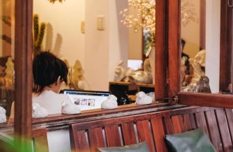 [☕️🇻🇳] Oromia Coffee – Lounge🥤 Top1Coffee ☕️ Ngày êm đềm
Vừa làm vừa chill với mấy góc thoáng đãng xanh tươi và chiếc view phố vắng  yên ả ngay giữa lòng thành phố  —————— , shares-1✔️ , likes-22❤️️ , date-2023-09-20 09:17:42🇻🇳🇻🇳🇻🇳📰🆕