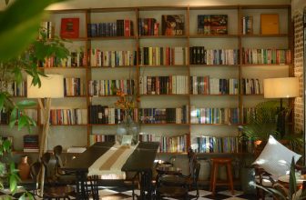 [☕️🇻🇳] PHD Book – Coffee 🥤 Top1Coffee ☕️ Trước khi những cơn mưa rầu rĩ ập đến, tui cũng kịp bắt lại bóng nắng ghé qua-sớm hôm trước. Và tui cũng kịp đọc xong “Đâu chỉ đ , shares-0✔️ , likes-56❤️️ , date-2023-10-02 05:14:06🇻🇳🇻🇳🇻🇳📰🆕